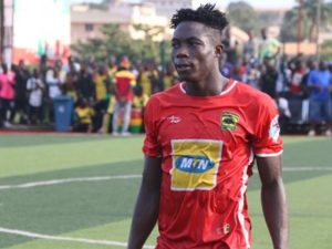 Experienced midfielder Justice Blay happy with contract extension at Asante Kotoko