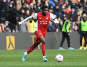 Ghana midfielder Thomas Partey plays full throttle for Arsenal in crucial 3-2 win against Manchester Utd