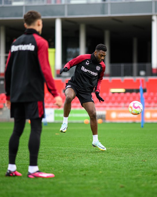 Timothy Fosu-Mensah completes his first training after being out for more than a month