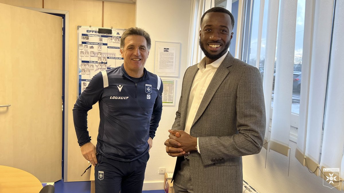 PHOTOS: Ghana midfielder Elisha Owusu all smiles after joining French Ligue 1 side AJ Auxerre