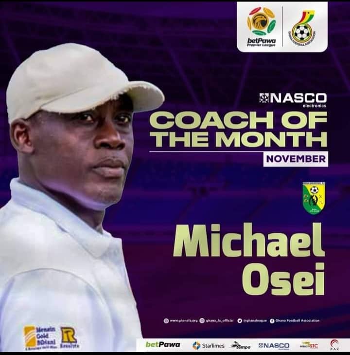 Bibiani Goldstars trainer Michael Osei scoops GPL Coach of the Month award