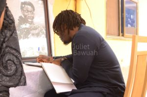 Former Ghana midfielder Sulley Muntari signs book of condolence for late Christian Atsu