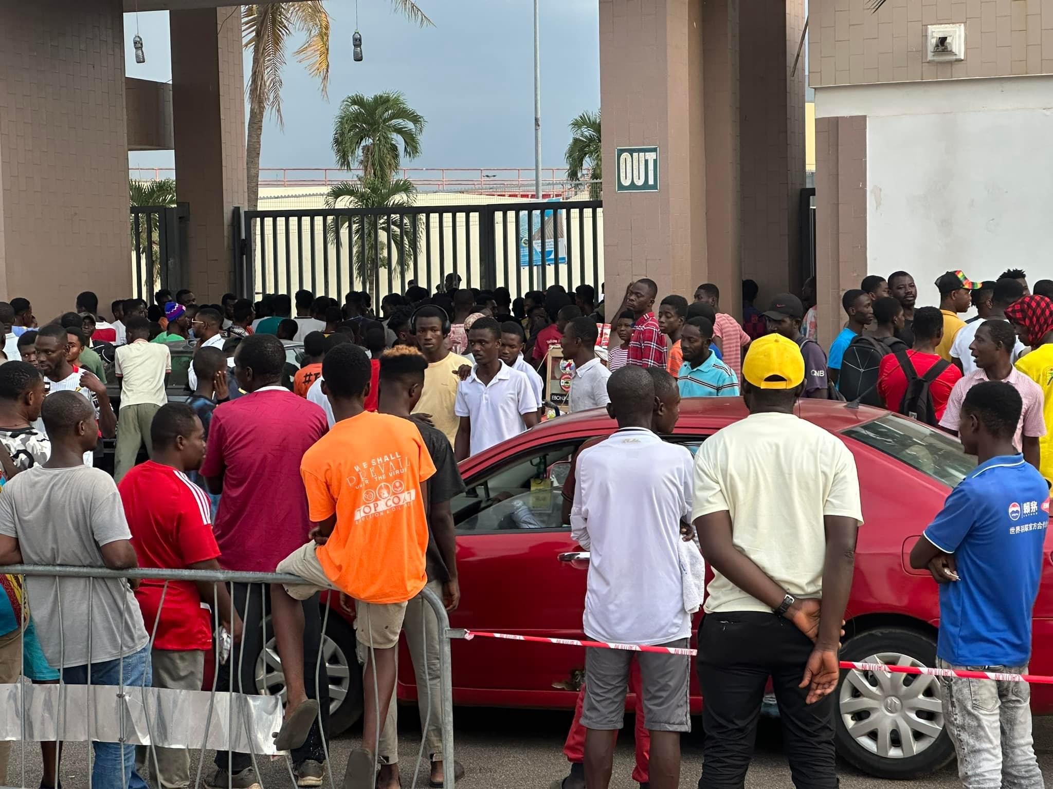 2023 AFCON: Scores of fans troop to Baba Yara Sports Stadium to watch Black Stars training [PHOTOS]