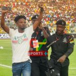 2023 AFCON qualifiers: Fan invades pitch to embrace Mohammed Kudus as Ghana beat Angola [PHOTOS]