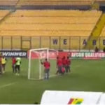 2023 AFCON qualifiers: "Macho men" employed to secure goalpost after Wollacott accident [VIDEO]