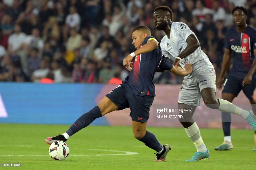 Grejohn Kyei scores in Clermont Foot's victory against PSG