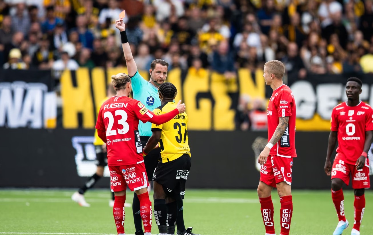 Ibrahim Sadiq sent off in Hacken's victory against Elfsborg