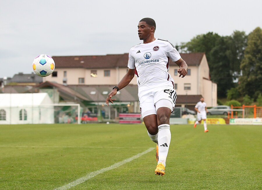 Kwadwo Duah scores in FC Nurnberg's pre season friendly draw with TSV Hartberg