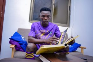 Medeama snap up talented defender Ibrahim Larbi from Mountaineers FC