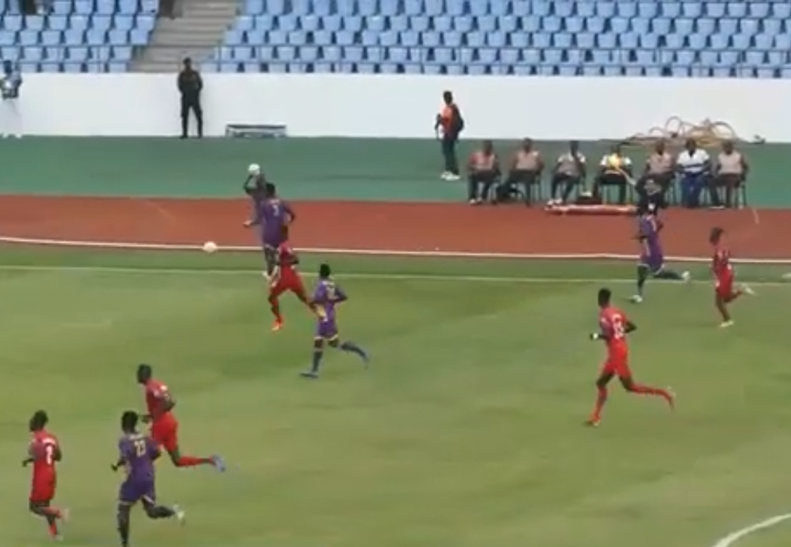 VIDEO: How quick-thinking Ball Boy helped Medeama beat Horoya