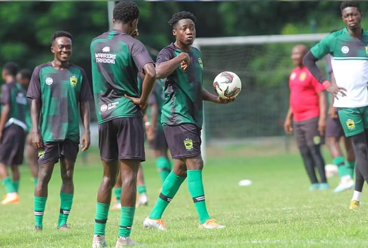 Justice Blay is not playing due to injury - Asante Kotoko coach Prosper Ogum