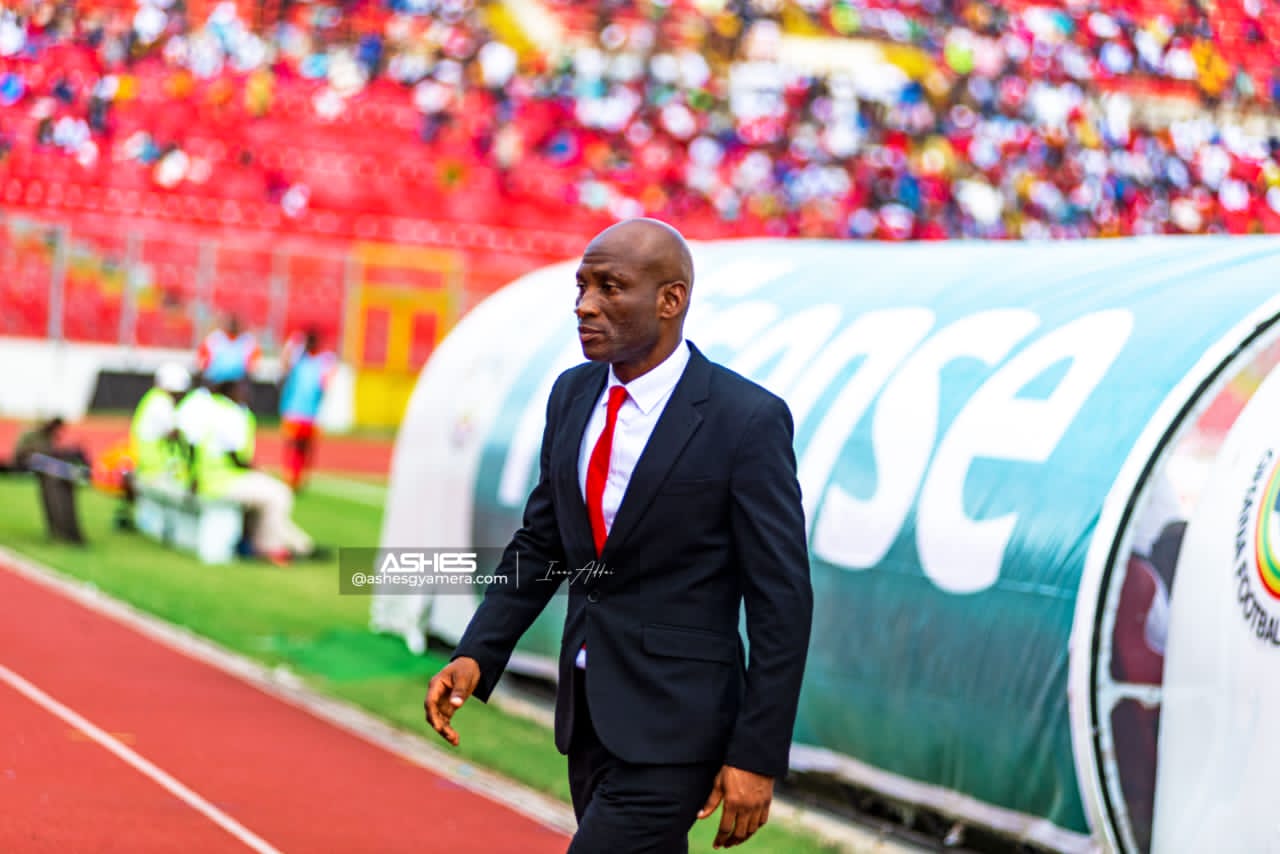 Asante Kotoko backs coach Prosper Narteh Ogum, rubbishes imminent dismal reports  