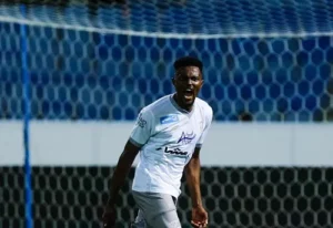Ghana midfielder Bernard Mensah on target for Al-Tai in a 6-goal thriller against Al-Fayha