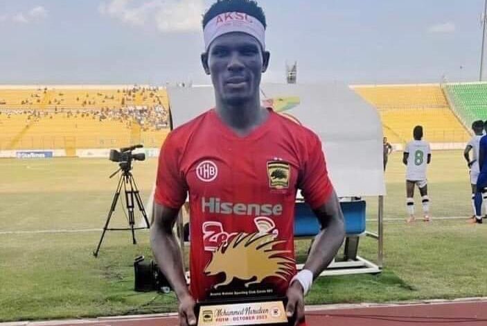 Nurudeen Mohammed wins Asante Kotoko supporters’ player of the month award for October