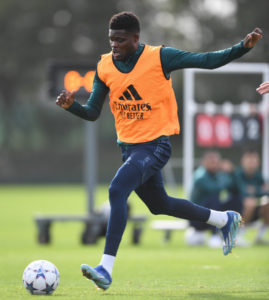 Midfielder Thomas Partey resumes training after recovering from muscle injury