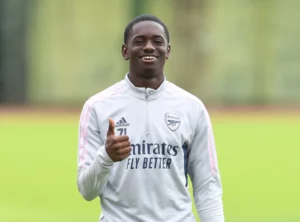 Swansea City reach agreement to sign Ghanaian teenager Charles Sagoe Jr on loan from Arsenal