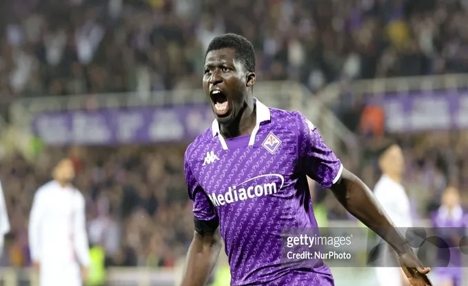 Ghana midfielder Alfred Duncan scores for Fiorentina against AC Milan