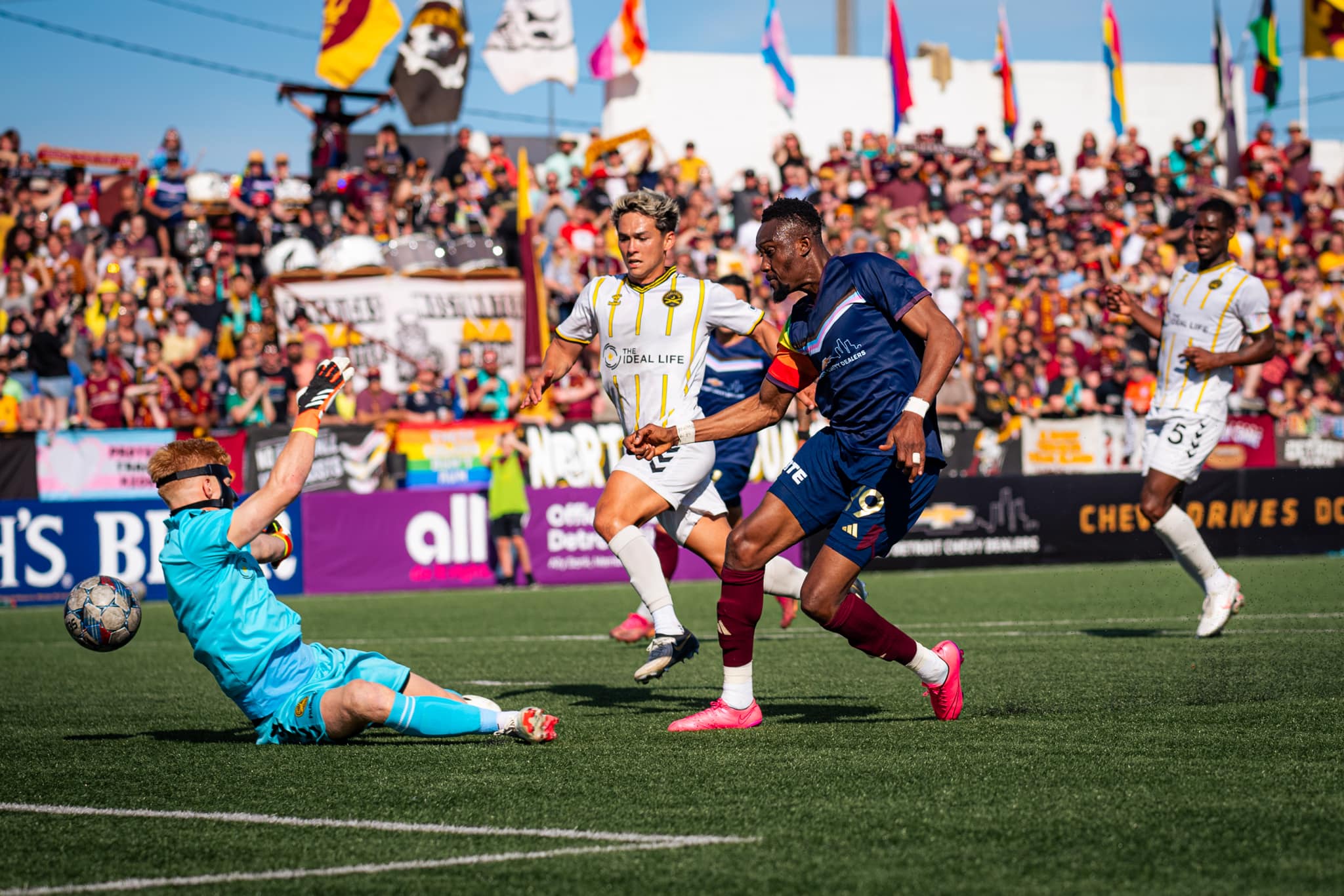 Elvis Amoh shines as Detroit City FC secures 2-0 victory over Charleston Battery