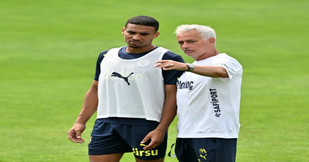 Alexander Djiku praises Jose Mourinho's tactical prowess amidst Fenerbahce's preseason preparations