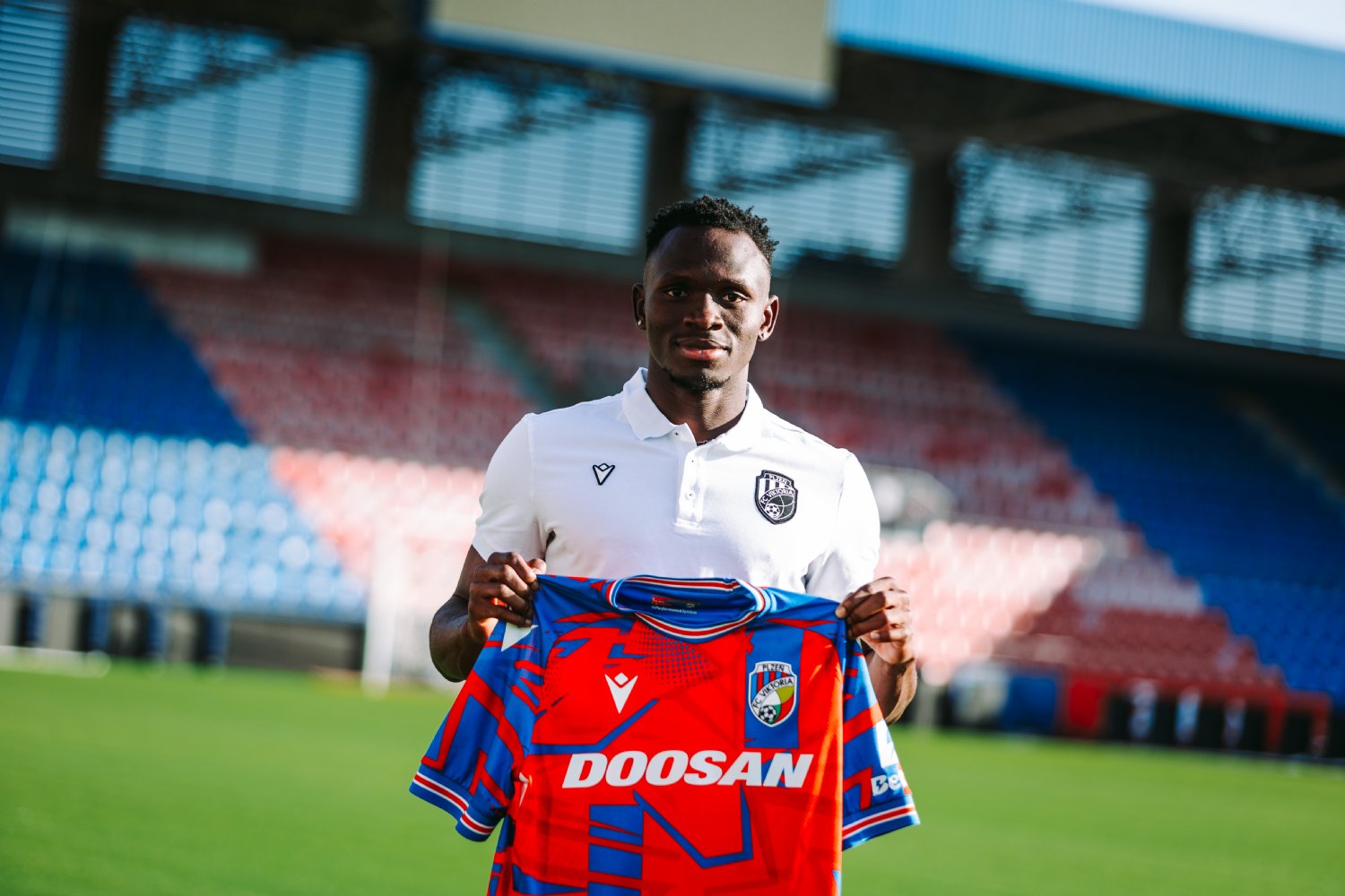 Viktoria Plzeň sign Ghanaian forward Prince Adu Kwabena