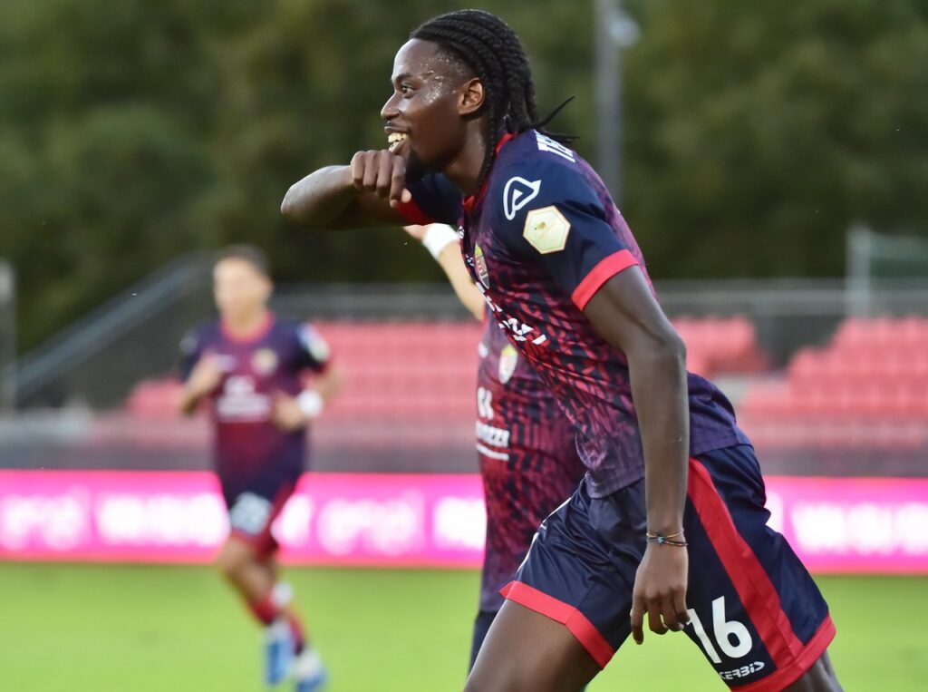 Ghanaian midfielder Joshua Tenkorang scores in Lumezzane's draw with Clodiense